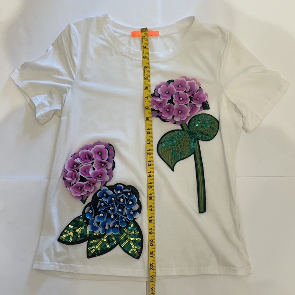 NEW ⭐️ NWOT- 3 Dimensional Designer T-shirt.   $60 Medium - Picture 13 of 13